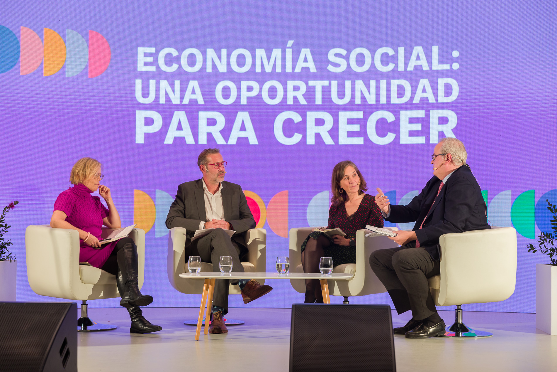 Mesa redonda: "Economía Social: una oportunidad para crecer"